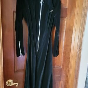 Chic Black Velvet Long Sleeve Dress